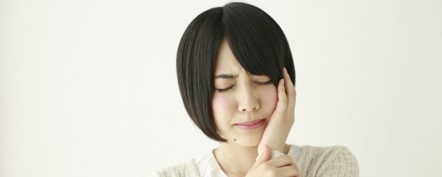 顎関節の痛み